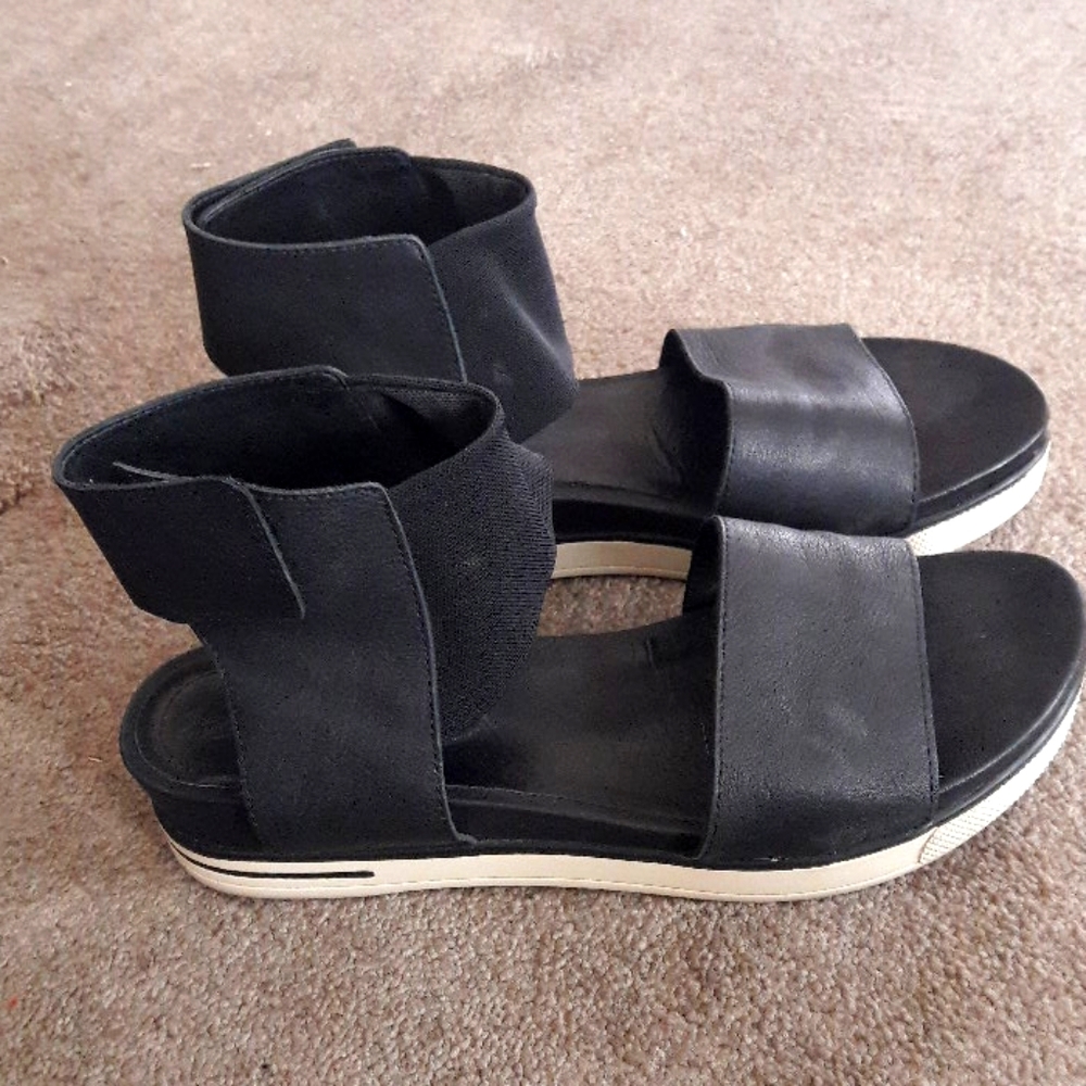 EILEEN FISHER SHOES  size 9